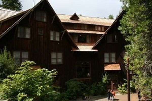 Hotel CHATEAU AT THE OREGON CAVES NATIONAL (California Bar)